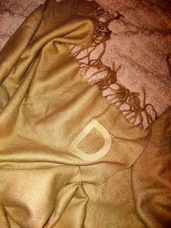 Grande écharpe lettre D neuf