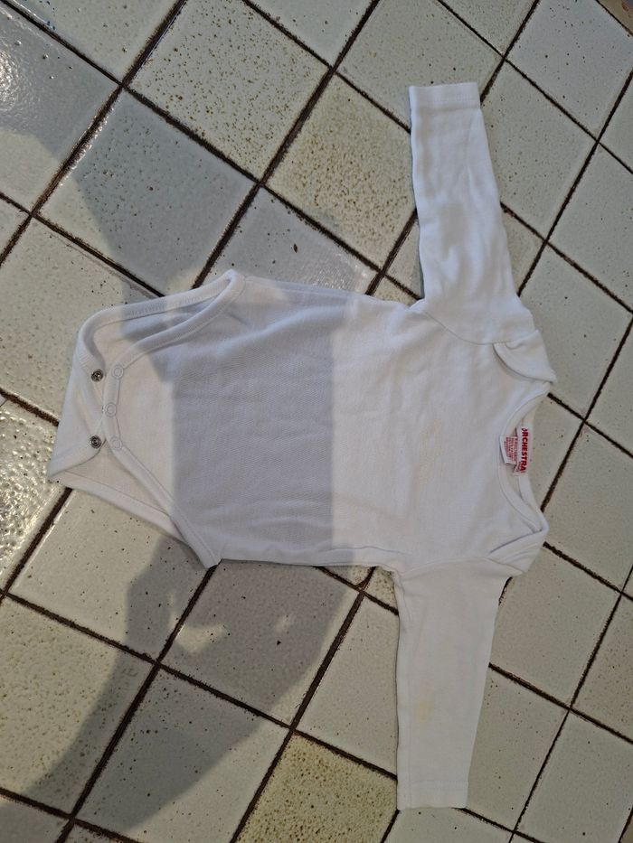 Lot bodys et tee shirt - photo numéro 7