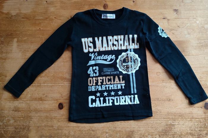 Tee-shirt noir manches longues - 6 ans - TBE