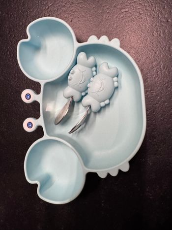 Assiette et couverts bébé Crabe bleu ciel