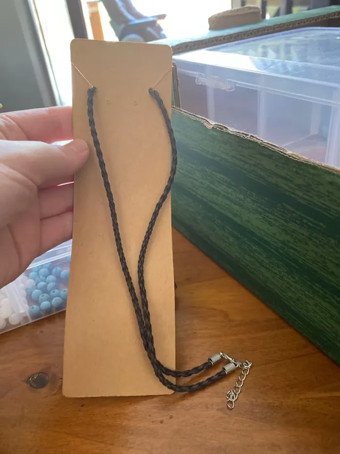 Collier pendentif griffe du dragon et pierre cornaline - photo numéro 3