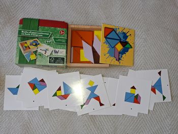Boîte d’apprentissage en bois Tangram