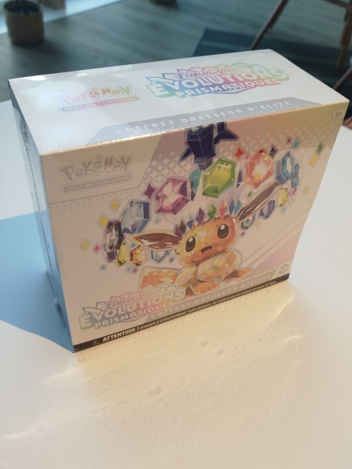 Lot de 2 : Pokémon ETB Coffret Dresseur d'élite EV8.5 Evolutions Prismatiques Neuf et scellé - photo numéro 4