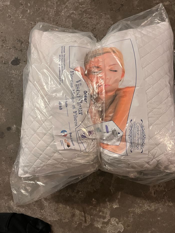 lot de deux oreiller neuf bien gonfler bien grand