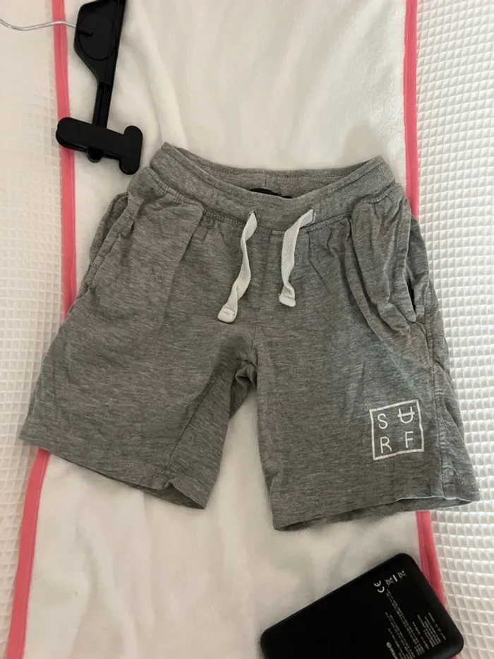Short 4 ans