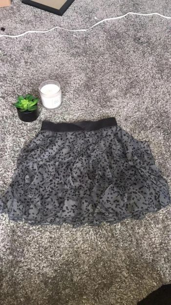 Jupe « à froufrou » pois
