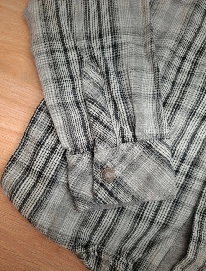 Chemise grise Kiabi 6 ans - photo numéro 2