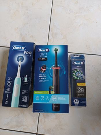 Brosses à dents électriques oral b neuves