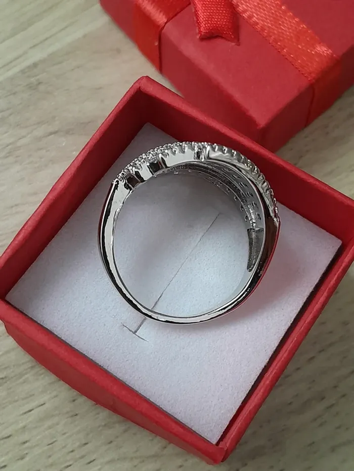 Large bague avec strass en cristal, n°2 couleur argentée, taille 60 - photo numéro 4