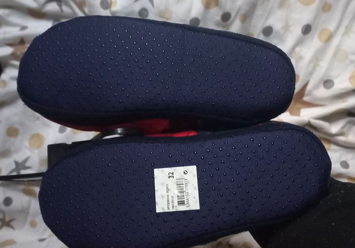 Chaussons Spiderman taille 32 - photo numéro 2