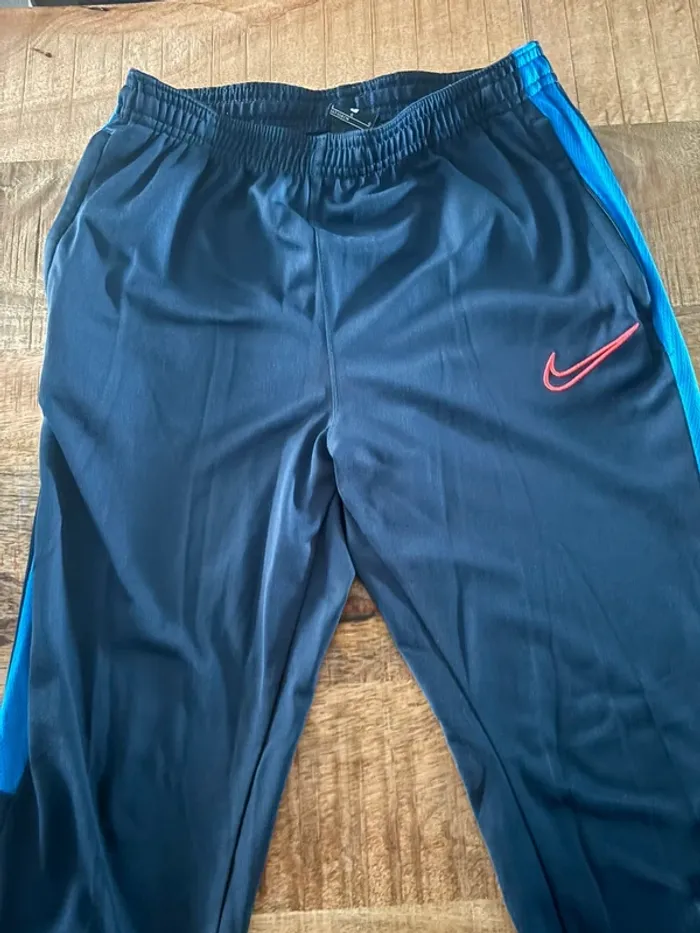 Pantalon Nike 12/13 ans - photo numéro 2