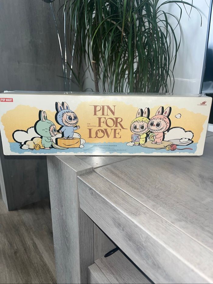 Popmart Set Labubu Pins for love A-?