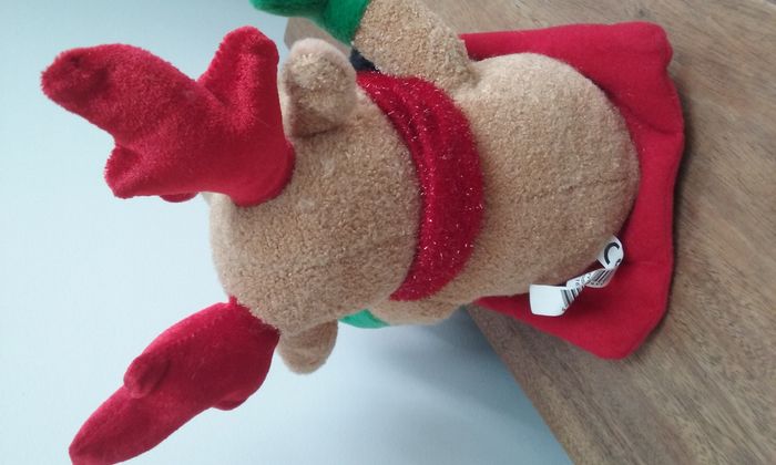 Petit renne peluche sur sa luge - photo numéro 3