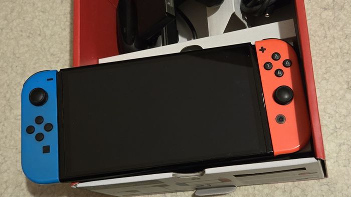 Nintendo Switch - photo numéro 2