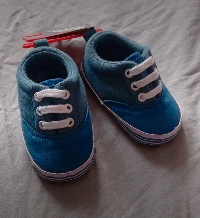 Baskets chaussons Quiksilver neuves 6/12 mois - photo numéro 3