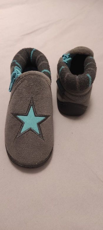 Chaussons Isotoner étoile taille 22