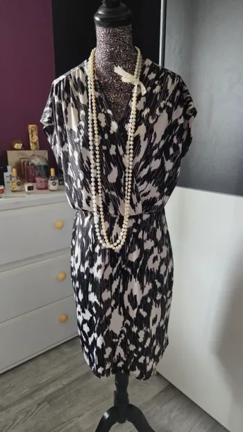 Robe Fine sans manche de chez Frenchy en Taille 40/L