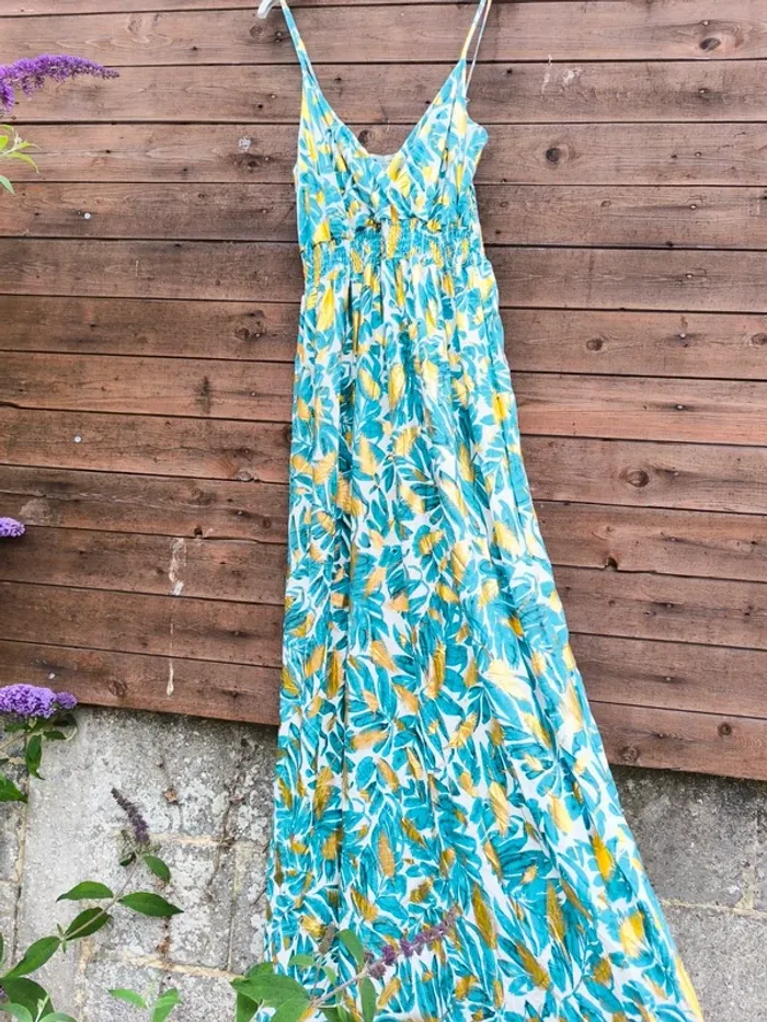 Robe longue imprimée tropicale verte et dorée été taille 40/42