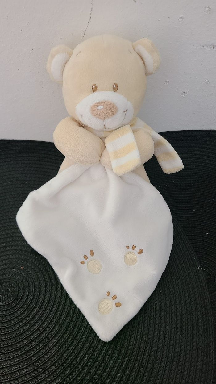DOUDOU PELUCHE POMMETTE OURS ECRU BEIGE BLANC EMPREINTE MOUCHOIR