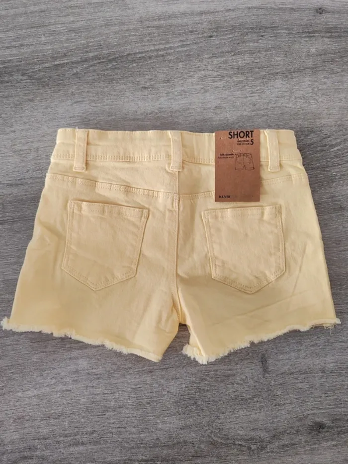Short neuf - photo numéro 3