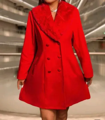 Manteau rouge col fausse fourrure