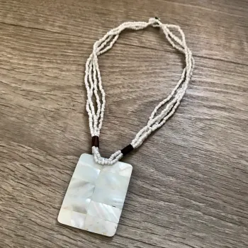 Collier nacre