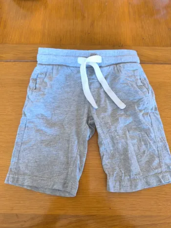 310863 short gris garçon 3 ans in extenso