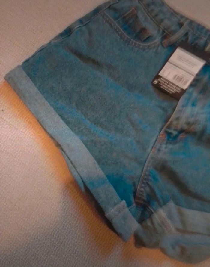 Short neuf - photo numéro 3