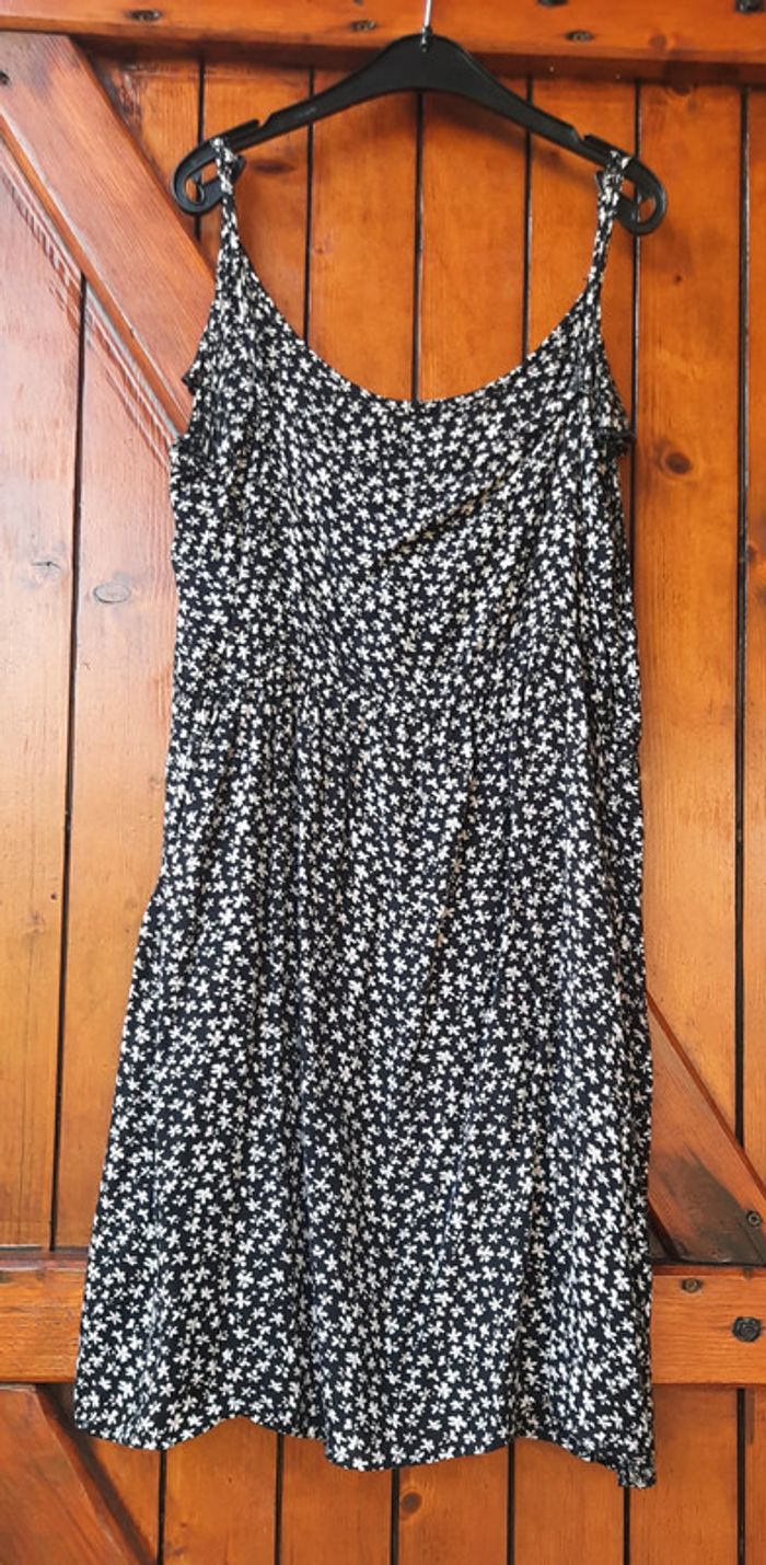 Robe courte noire et blanche Pimkie, taille 40 - photo numéro 3