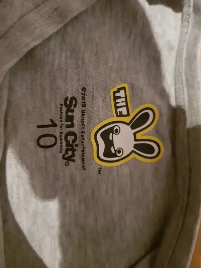 Tee-shirt "Lapins crétins" 10 ans - photo numéro 2