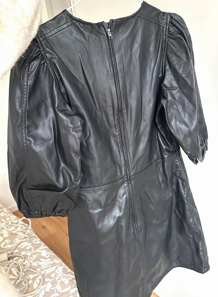 Robe similicuir manches bouffantes H&M - photo numéro 2