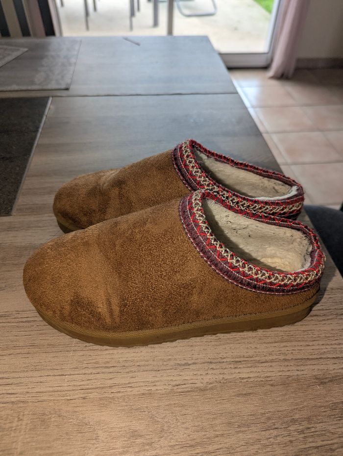 Mules  femme taille 39 fourrés effet daim Camel marron