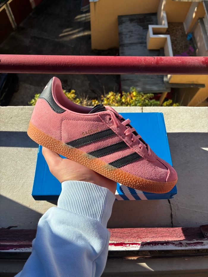 Adidas Gazelle Pink/Black/Gold - Taille 38 - Neuves