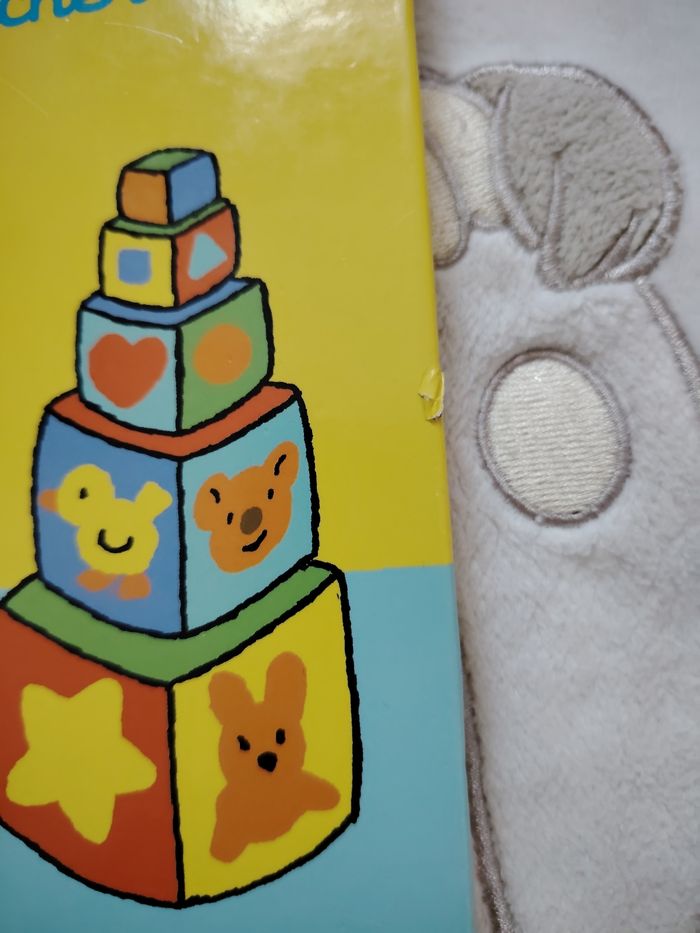 Livre T'choupi a toucher - photo numéro 3