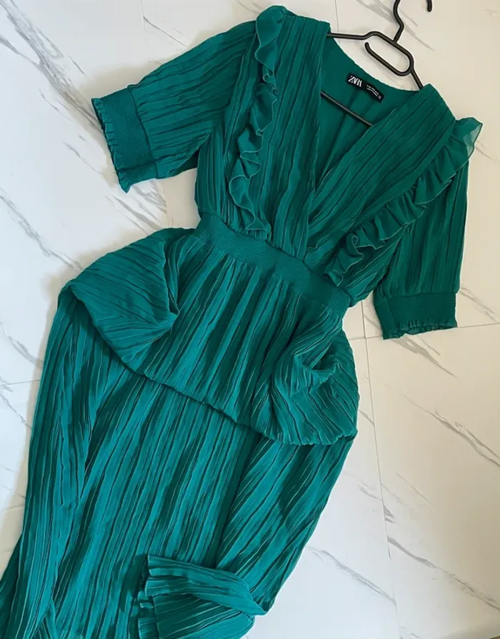 Robe plissé mi longue Zara taille S - photo numéro 2
