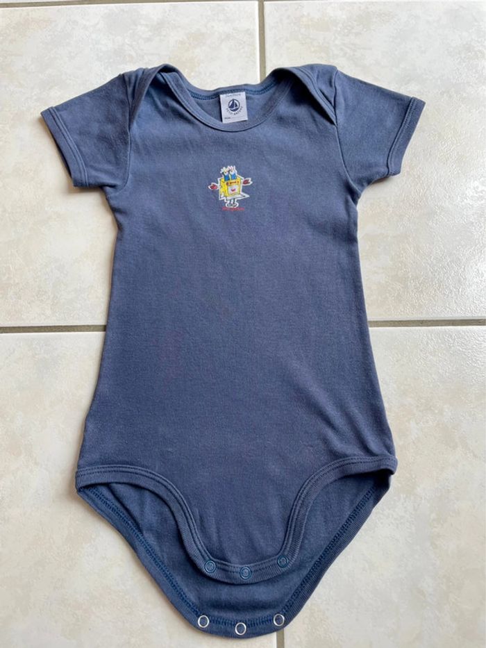 Lot 7 bodies Petit Bateau manches courtes 24 mois - photo numéro 2