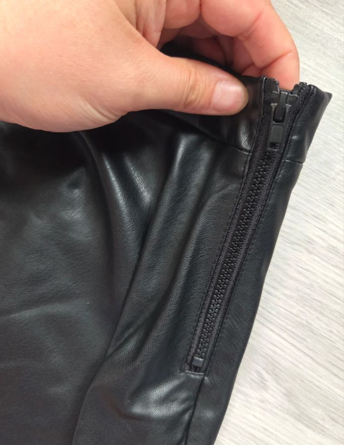 🌸 Belle jupe simili cuir 10 ans 🌸 - photo numéro 3