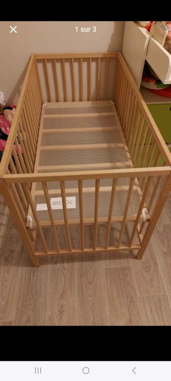 Lit bebe + matelas tinéo deux face et balancelle 