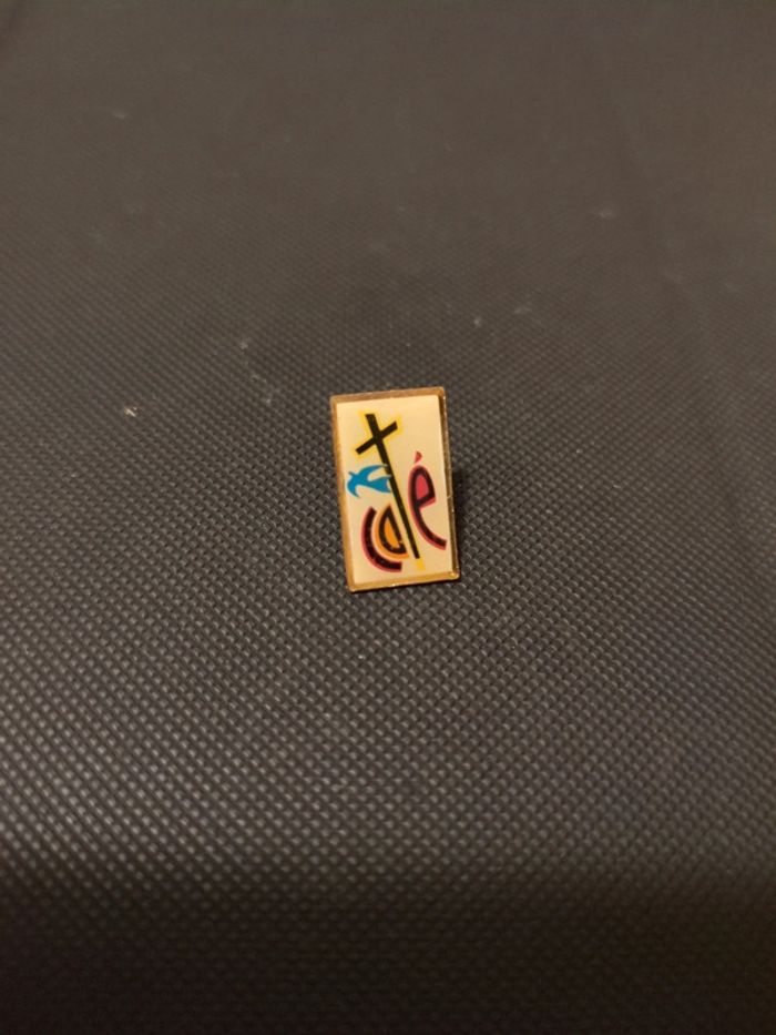 Pin's catéchisme religion
