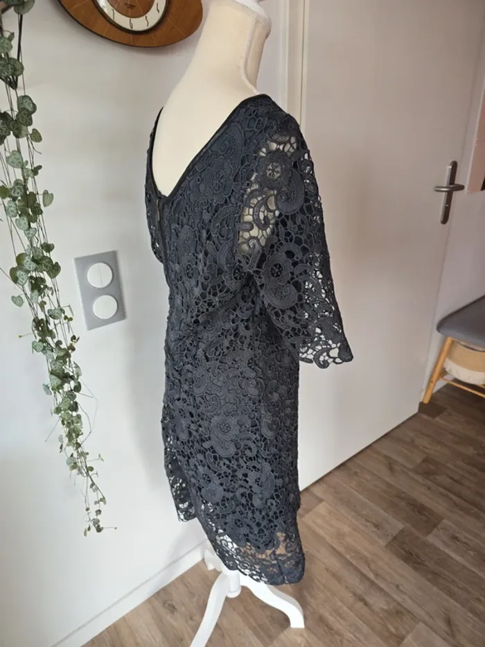Robe dentelle - photo numéro 3