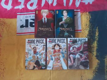 Lot de 5 mangas : one pièce et Moriarty manga