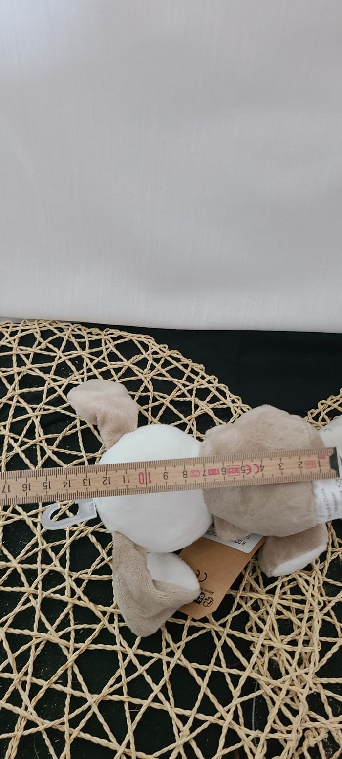 Doudou lapin beige blanc mouchoir feuilles Chocolatine Districenter - photo numéro 4