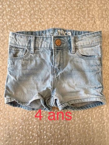 Short 4 ans