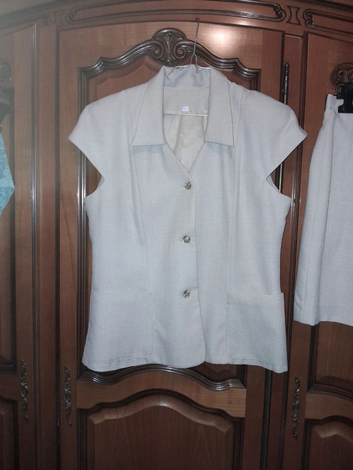 Tailleur neuf - photo numéro 2