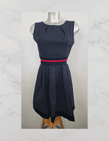 📌Robe à pois blancs (Polka dots), style rétro/vintage