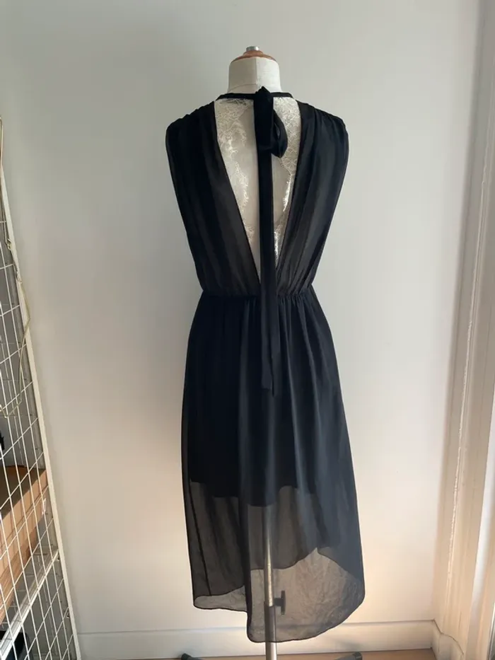 Robe noire dentelle blanche Sandro T.1 - photo numéro 4
