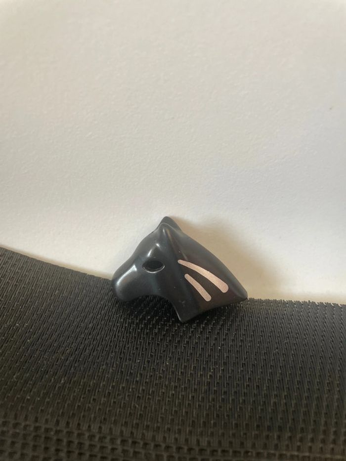 Playmobil cagoule noire avec motifs cheval tournoi chevalier moyen âge château citadelle forteresse