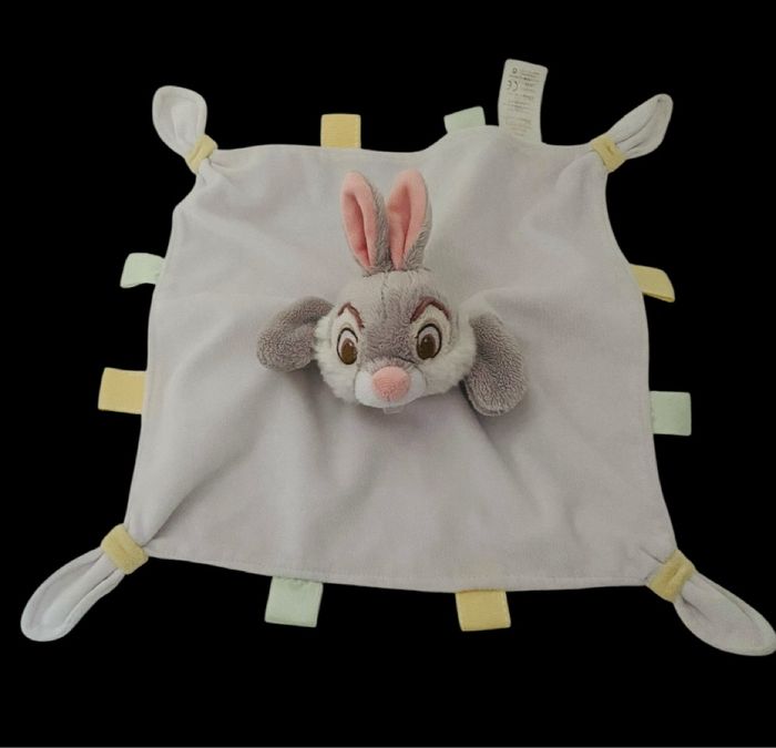 ❤️ B6203 Doudou Plat Mouchoir Lapin Pan pan Panpan Gris Blanc Thumper Disney Store
