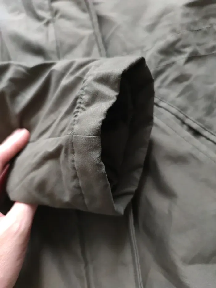 Manteau avec fausse fourrure - photo numéro 11