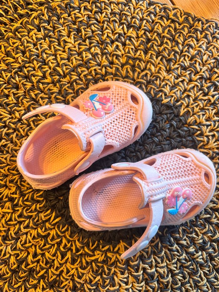 Chaussures fermées souple bébé